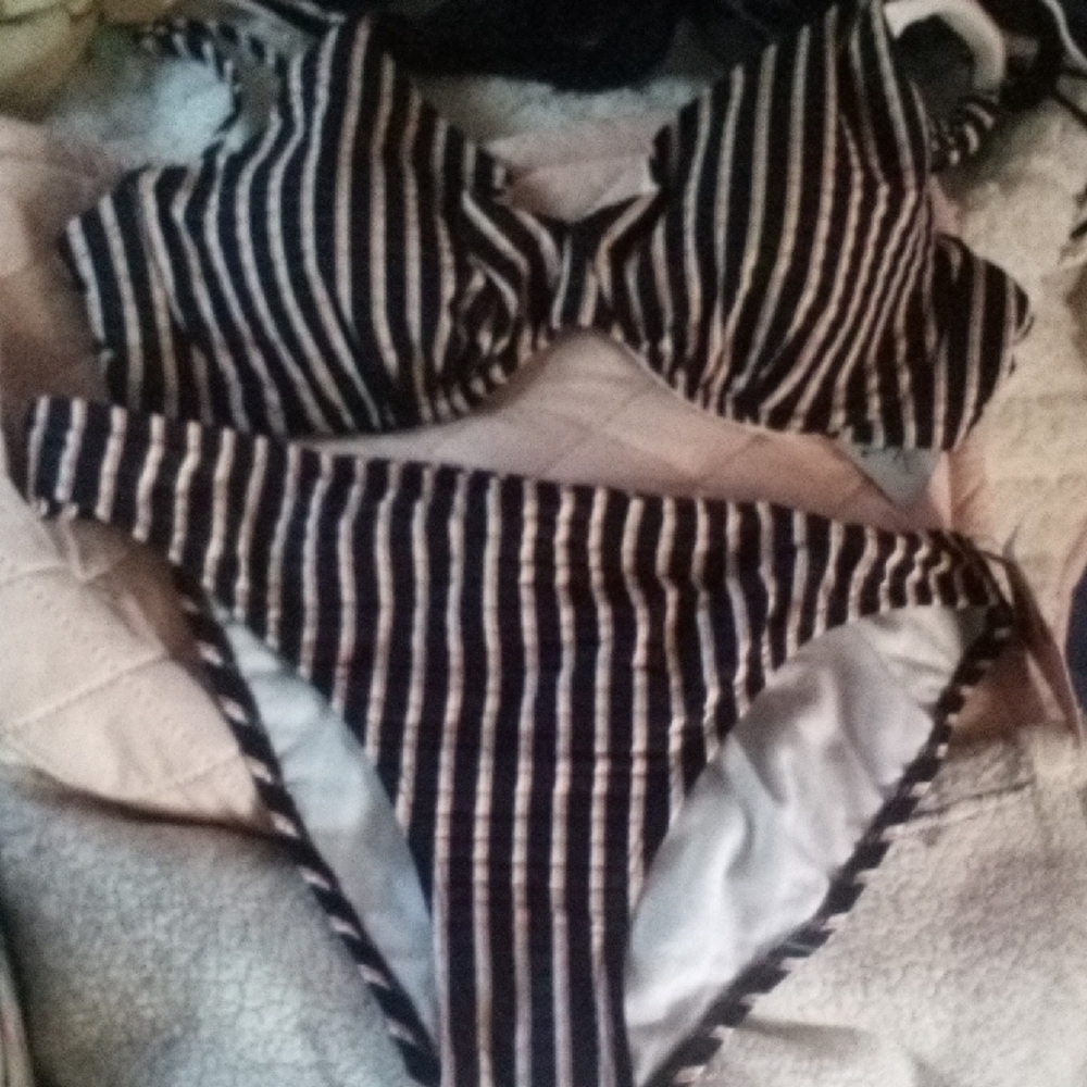 NWT! Shade & Shore Black W/ White & Orange Stripes